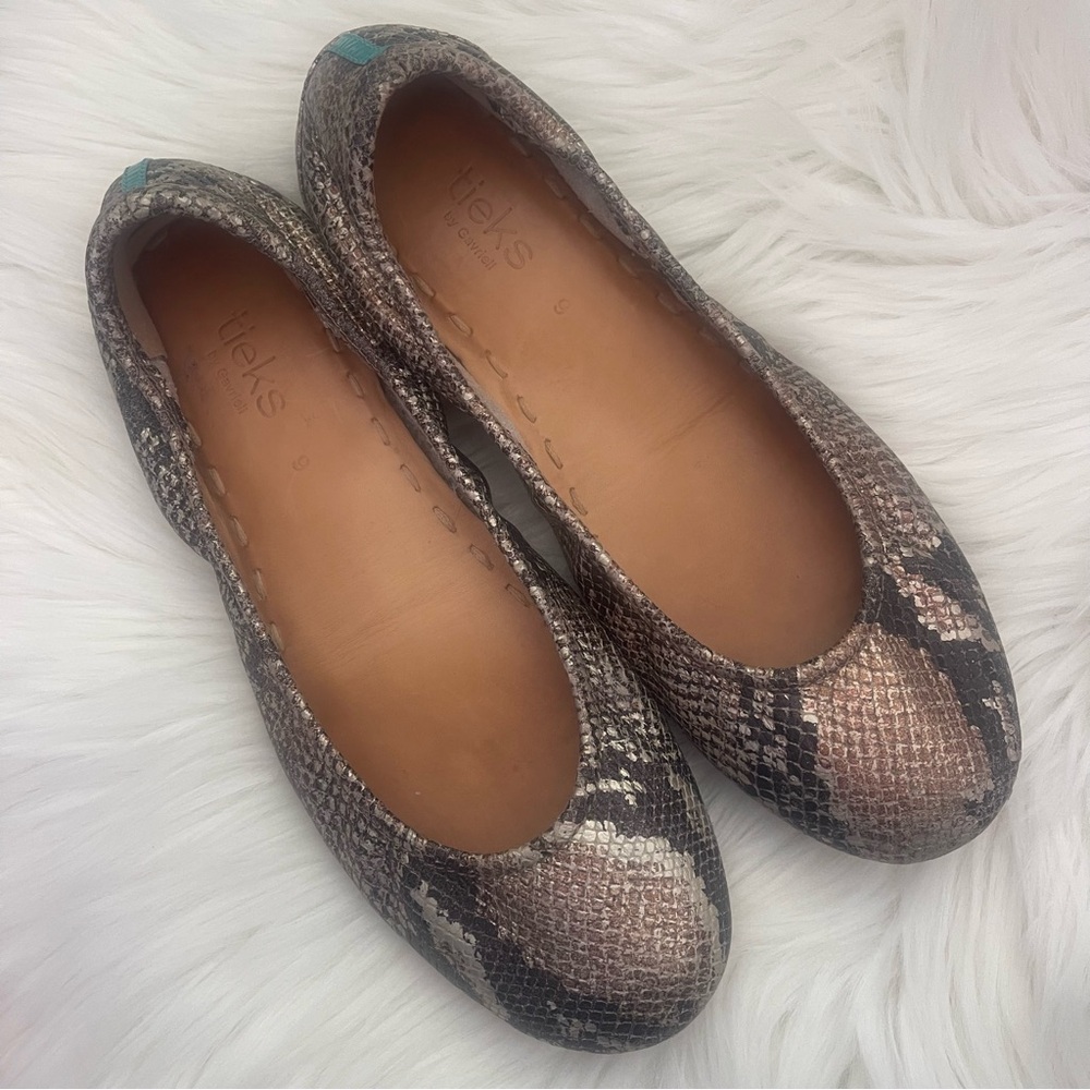 Mocha Snake Tieks Flats Size 9